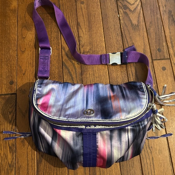 Lululemon Good Fortune Bag - Picture 2 of 8